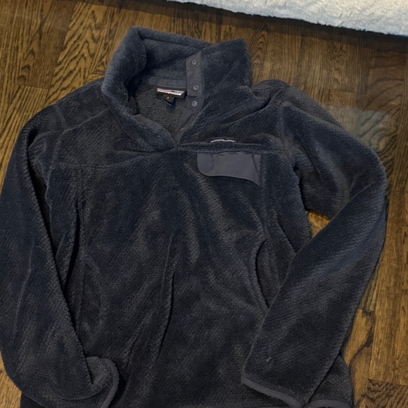 Patagonia Tops - Patagonia Black Fleece Pullover Sweatshirt